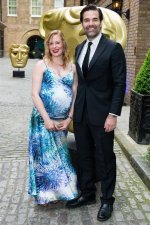 Jblogx | Who Is Leah Delaney? Wife of American Writer Rob Delaney