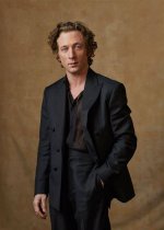 Jeremy Allen White's Back Surgery: a Comprehensive Look into His Journey
